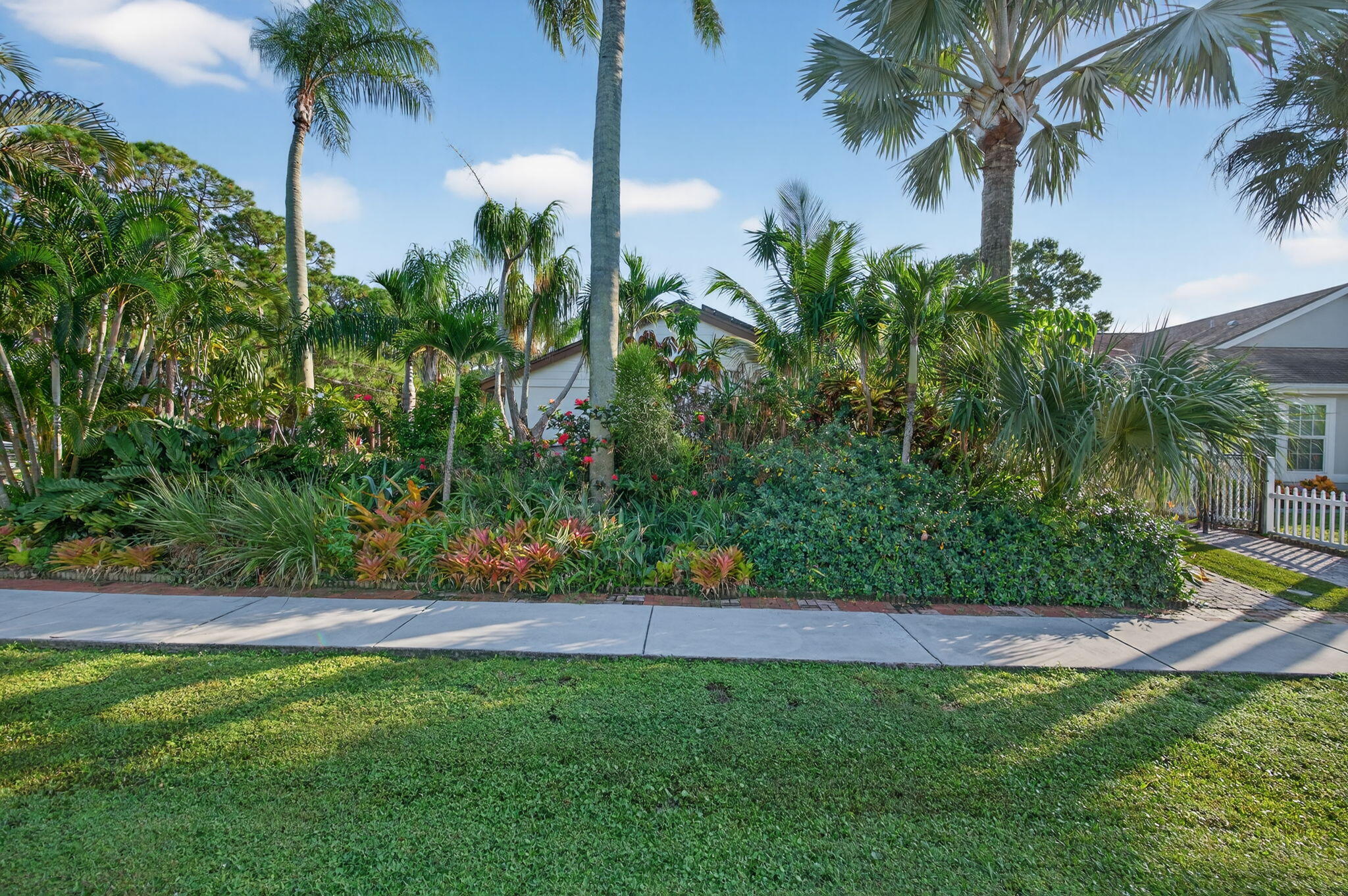 Jupiter, Florida, 33458, United States, 2 Bedrooms Bedrooms, ,2 BathroomsBathrooms,Residential,For Sale,1984787