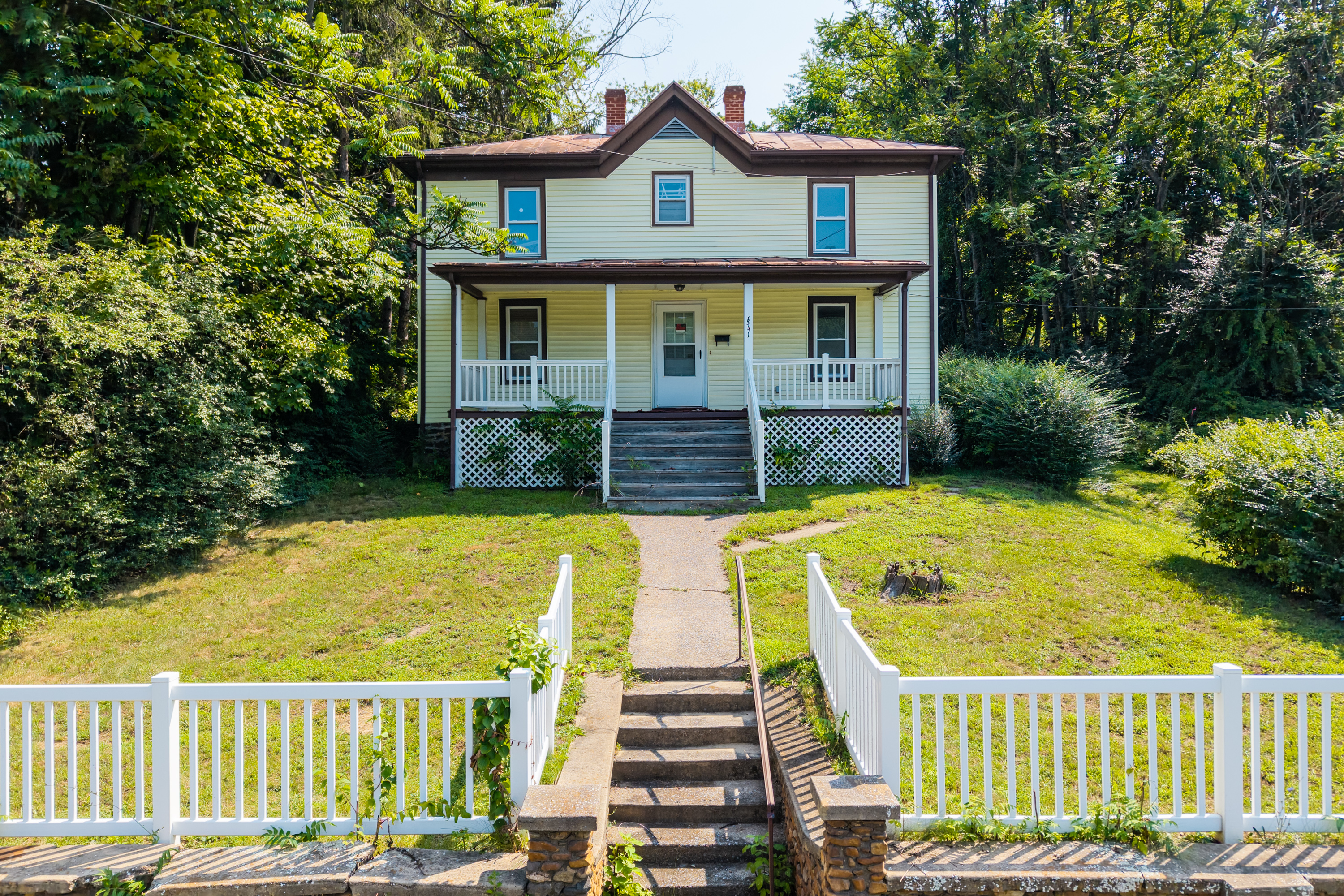  1329 E Main St - 物件實景