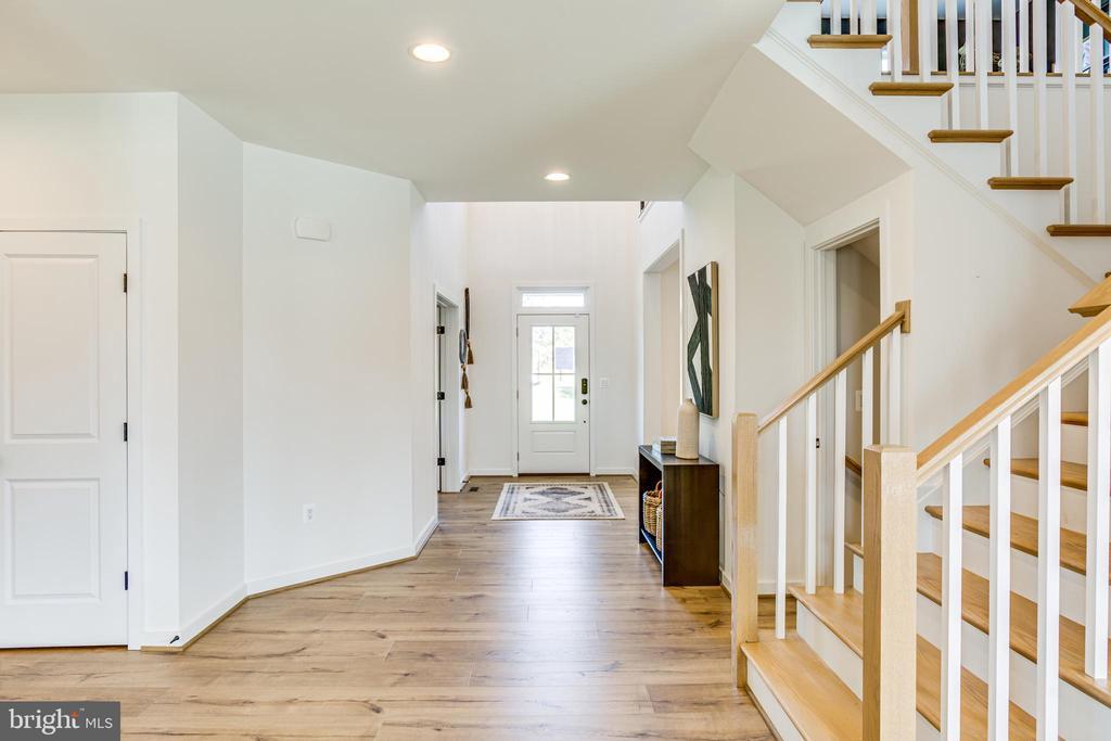 Fredericksburg, Virginia, 22406, United States, 4 Bedrooms Bedrooms, ,4 BathroomsBathrooms,Residential,For Sale,1849791