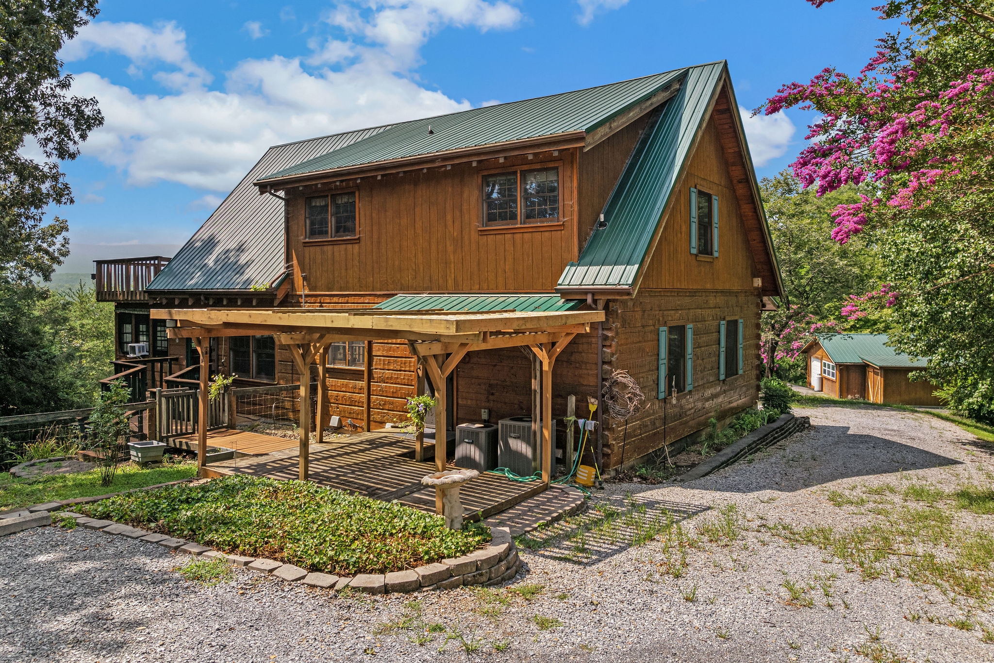 Dandridge, Tennessee, 37725, United States, 2 Bedrooms Bedrooms, ,2 BathroomsBathrooms,Residential,For Sale,1928860