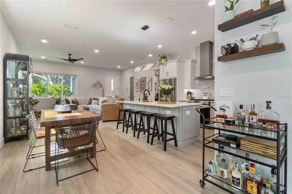 St Petersburg, Florida, 33713, United States, 3 Bedrooms Bedrooms, ,3 BathroomsBathrooms,Residential,For Sale,1898616