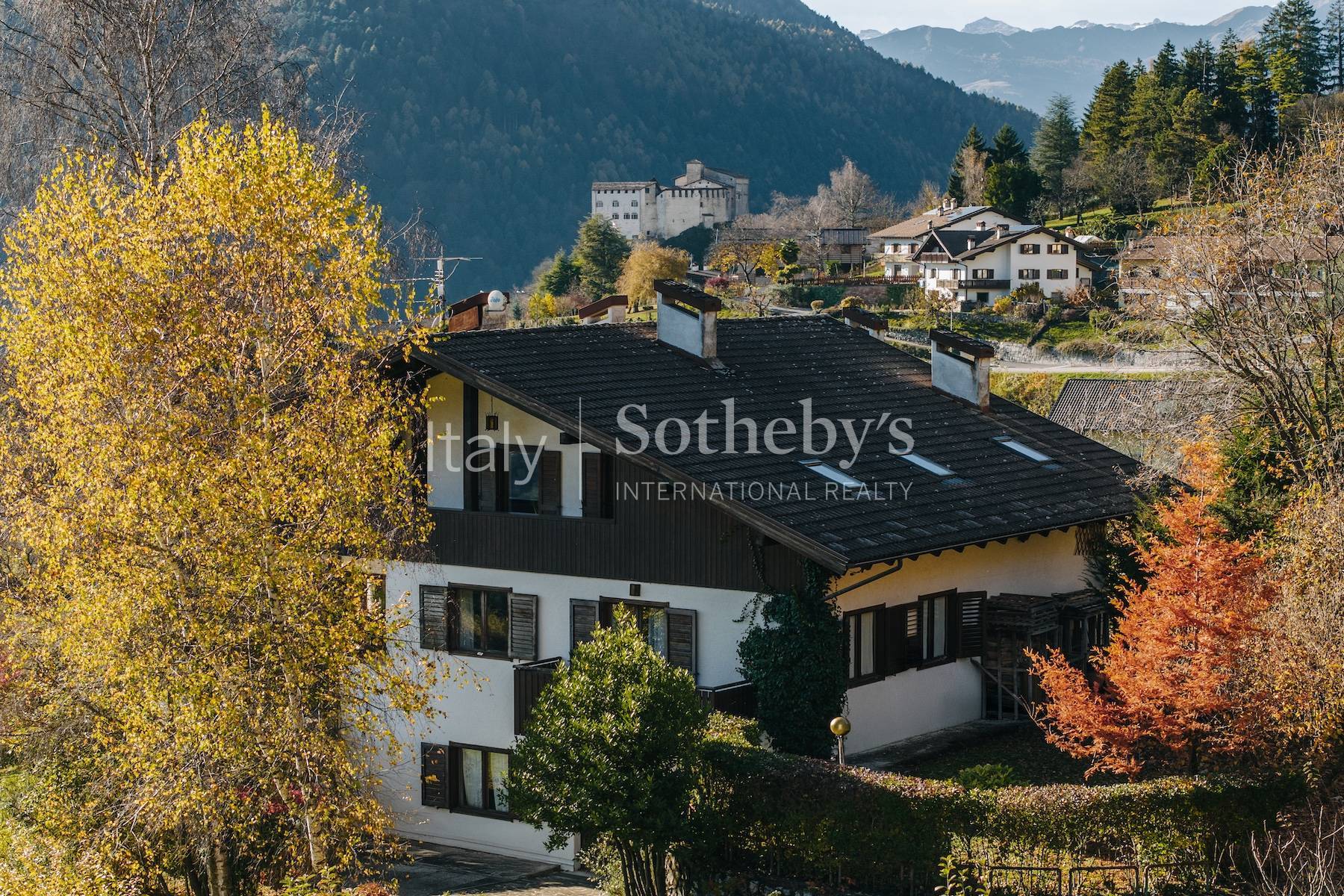 Mountain villa with park and panoramic view - 物件實景