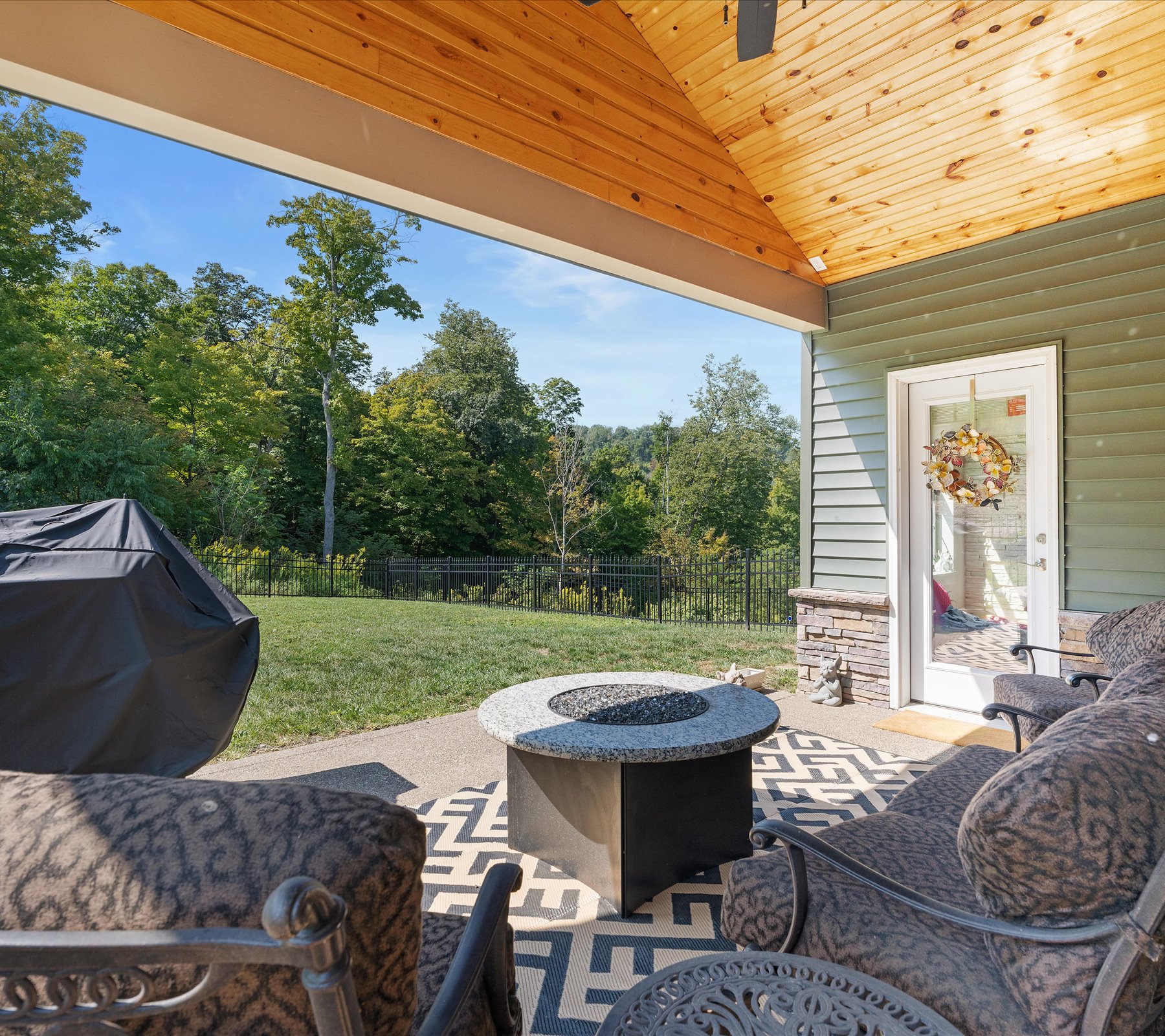  113 Hemingway Lane, Coraopolis, PA 15108 - 物件實景
