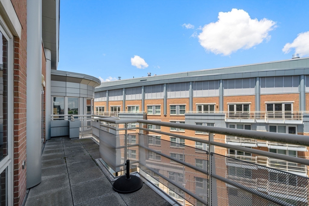 Boston, Massachusetts, 02109, United States, 3 Bedrooms Bedrooms, ,3 BathroomsBathrooms,Residential,For Sale,1847370