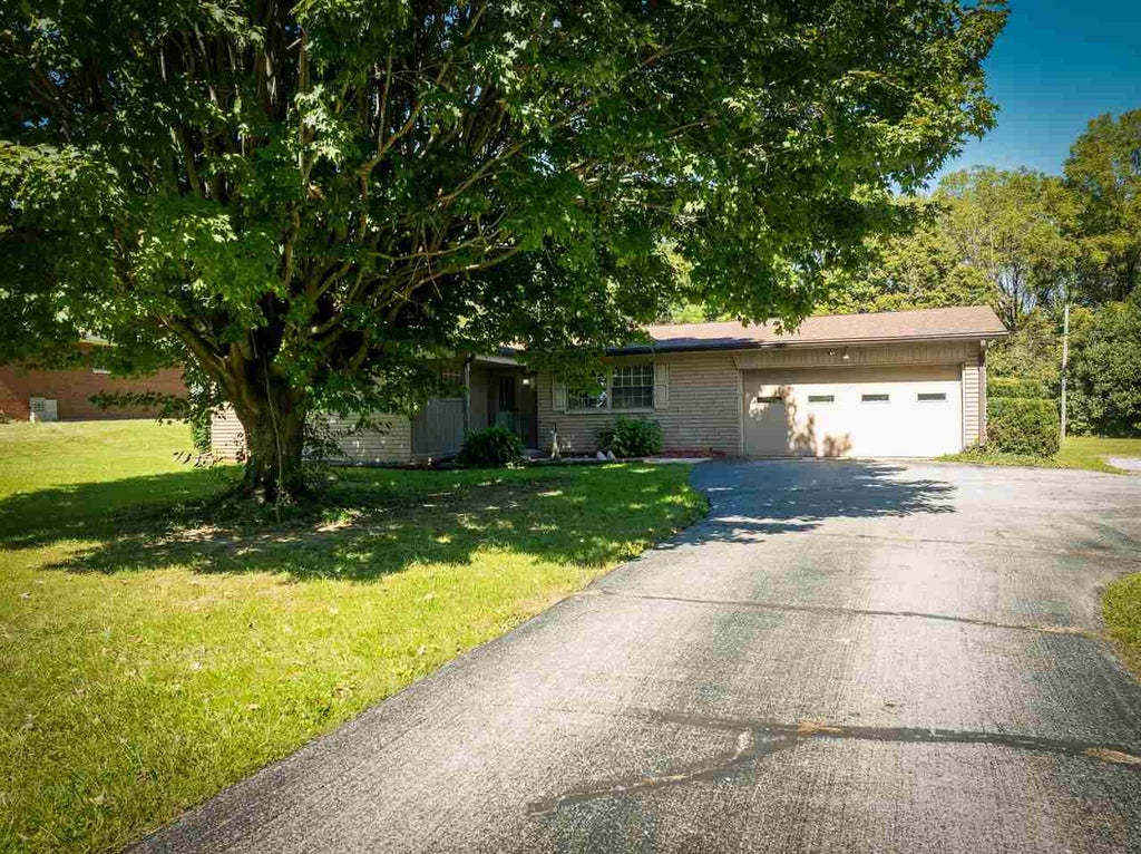 State Road 38 , Hagerstown, IN 47346