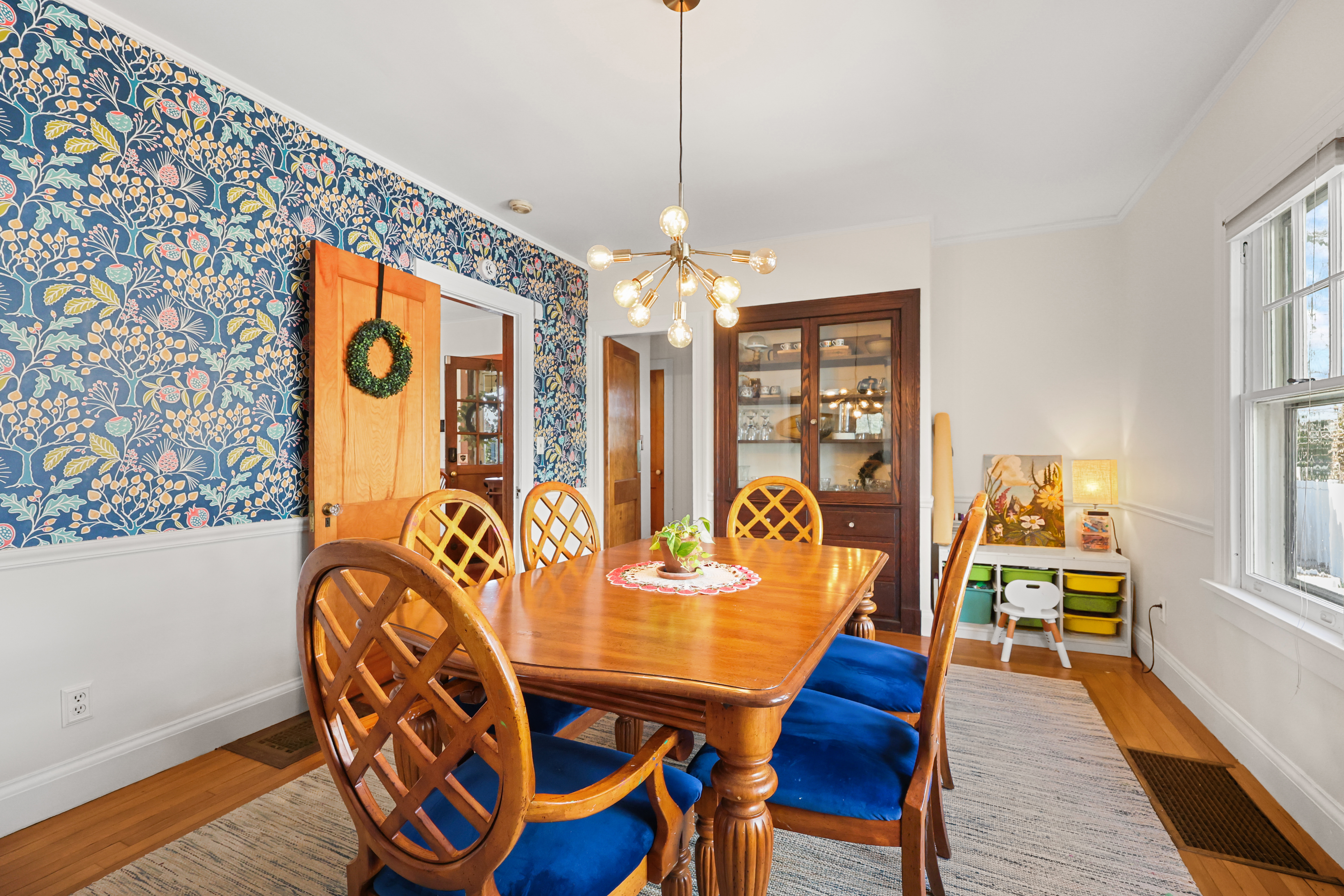  1720 Whitney Avenue - 物件實景