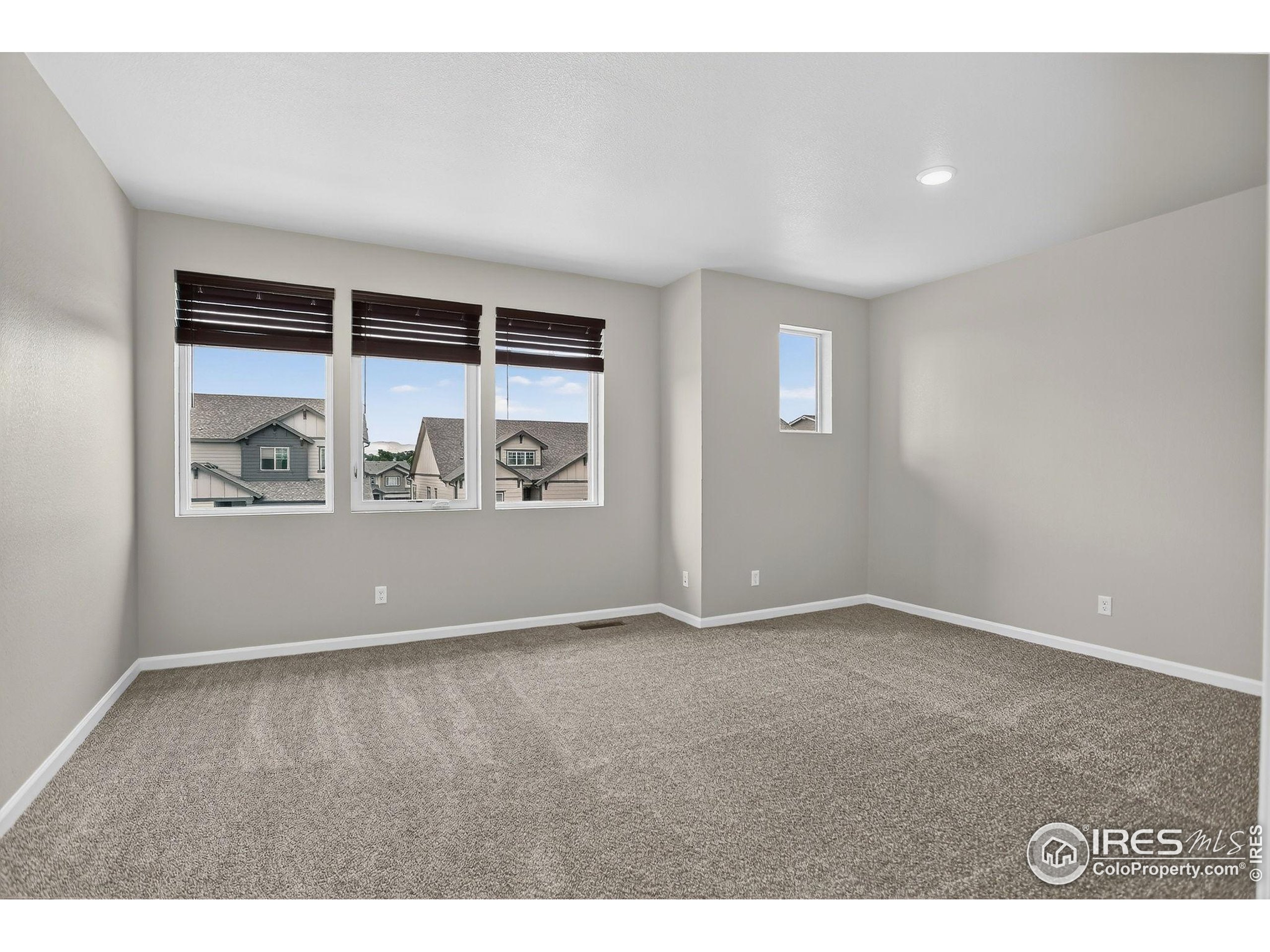 Mead, Colorado, 80542, United States, 5 Bedrooms Bedrooms, ,3 BathroomsBathrooms,Residential,For Sale,1941802
