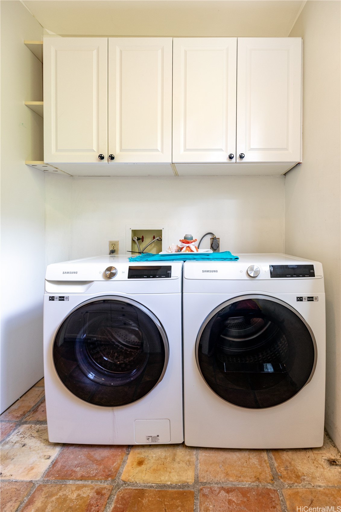 Kaneohe, Hawaii, 96744, United States, 2 Bedrooms Bedrooms, ,3 BathroomsBathrooms,Residential,For Sale,1988313