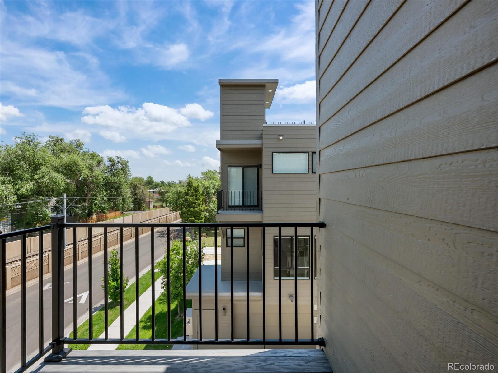 Lakewood, Colorado, 80214, United States, 3 Bedrooms Bedrooms, ,3 BathroomsBathrooms,Residential,For Sale,1866622