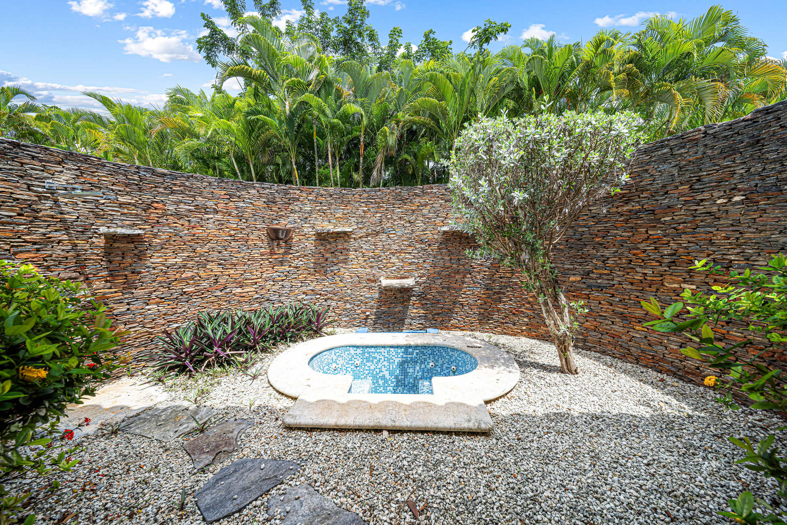  Punta Aguila 54 :  Large One-Level Corner Villa Overlooking the Lake and Teeth - 物件實景