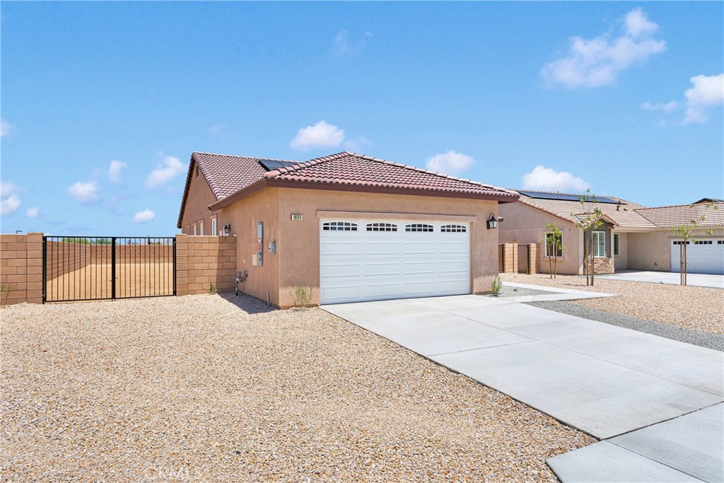Victorville, California, 92395, United States, 3 Bedrooms Bedrooms, ,2 BathroomsBathrooms,Residential,For Sale,1865788