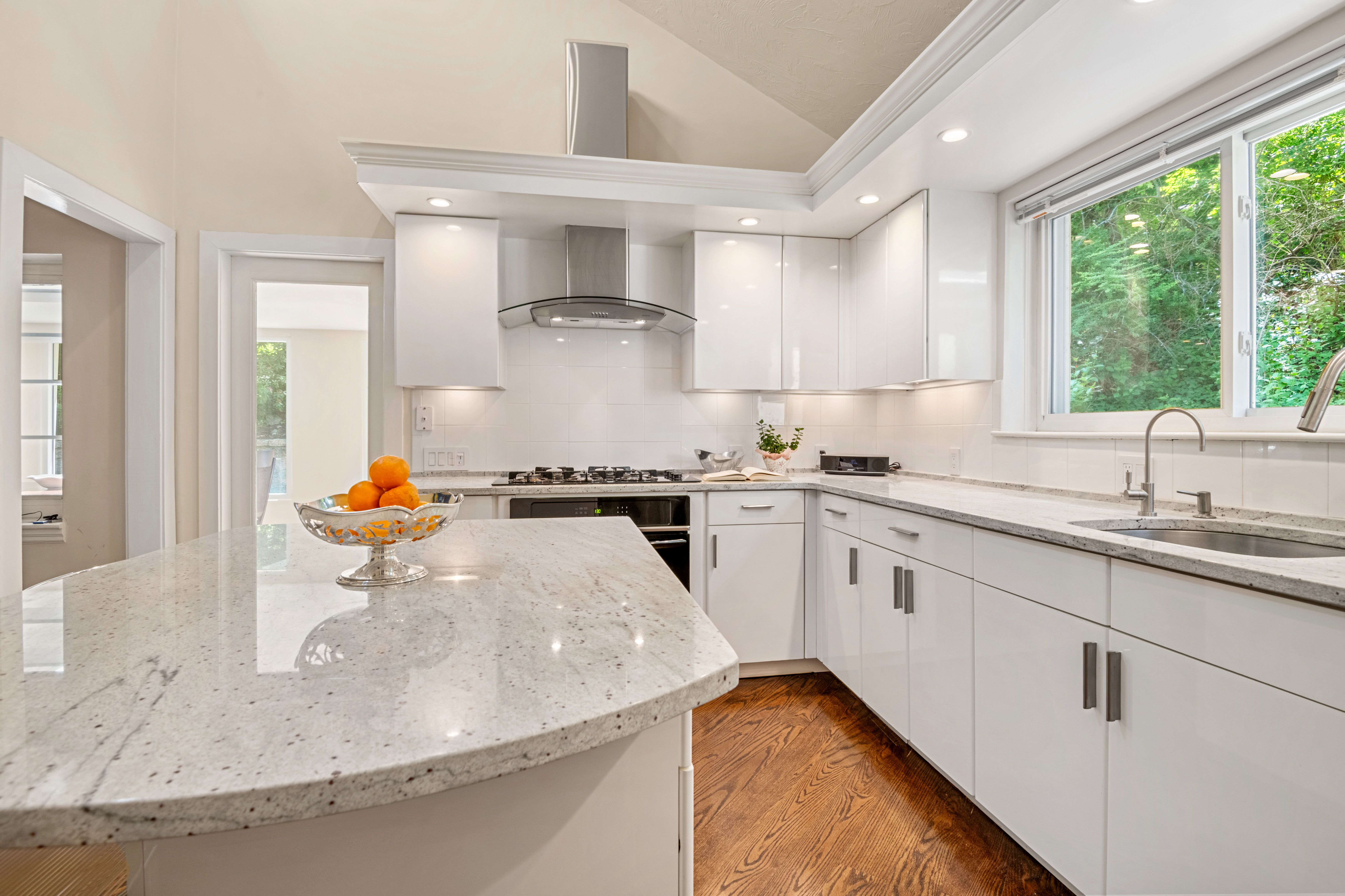  6 Wareland Road, Wellesley, MA, 02481 - 物件實景