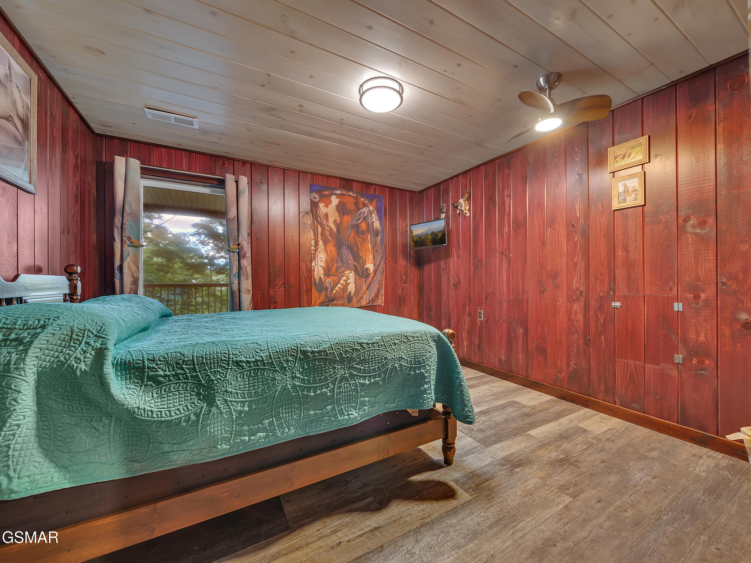 Gatlinburg, Tennessee, 37738, United States, 3 Bedrooms Bedrooms, ,4 BathroomsBathrooms,Residential,For Sale,1828723