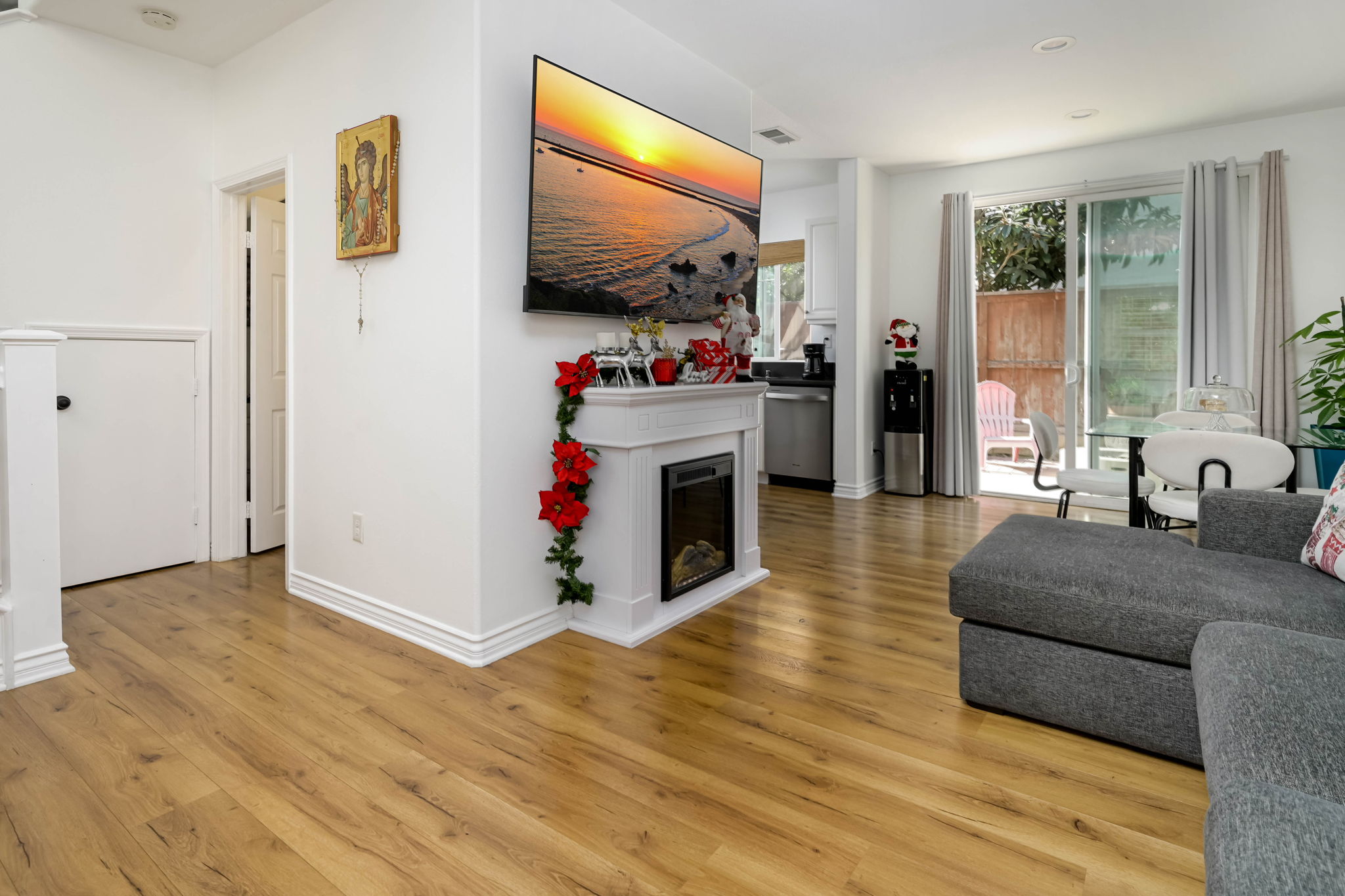 Carson, California, 90745, United States, 3 Bedrooms Bedrooms, ,3 BathroomsBathrooms,Residential,For Sale,2001488