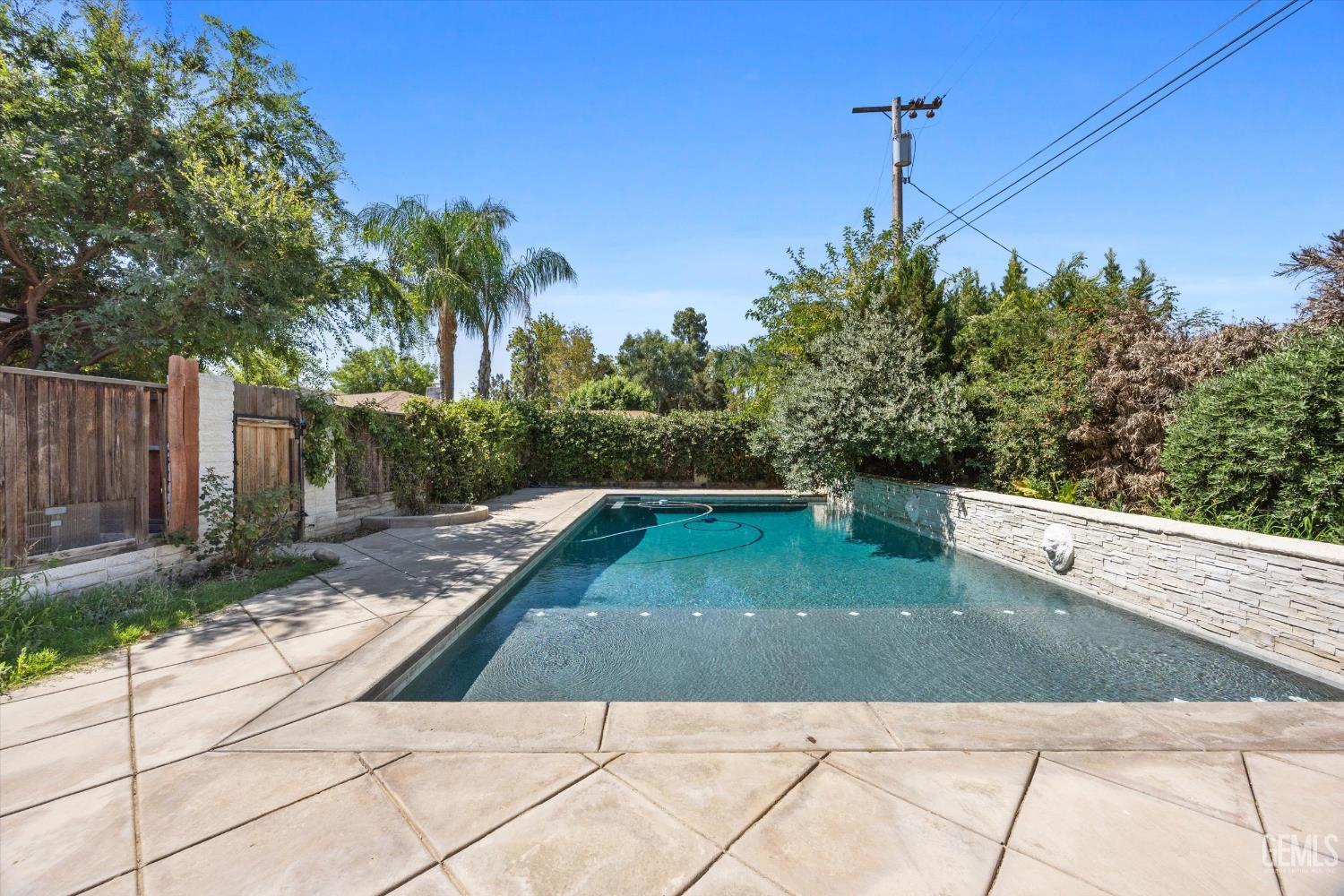 Shafter, California, 93263, United States, 5 Bedrooms Bedrooms, ,4 BathroomsBathrooms,Residential,For Sale,1896339