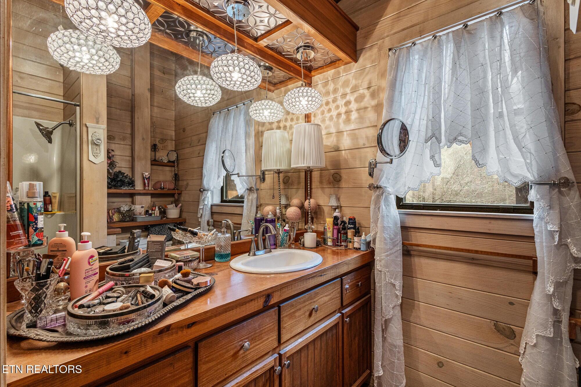 Englewood, Tennessee, 37329, United States, 2 Bedrooms Bedrooms, ,3 BathroomsBathrooms,Residential,For Sale,2002536