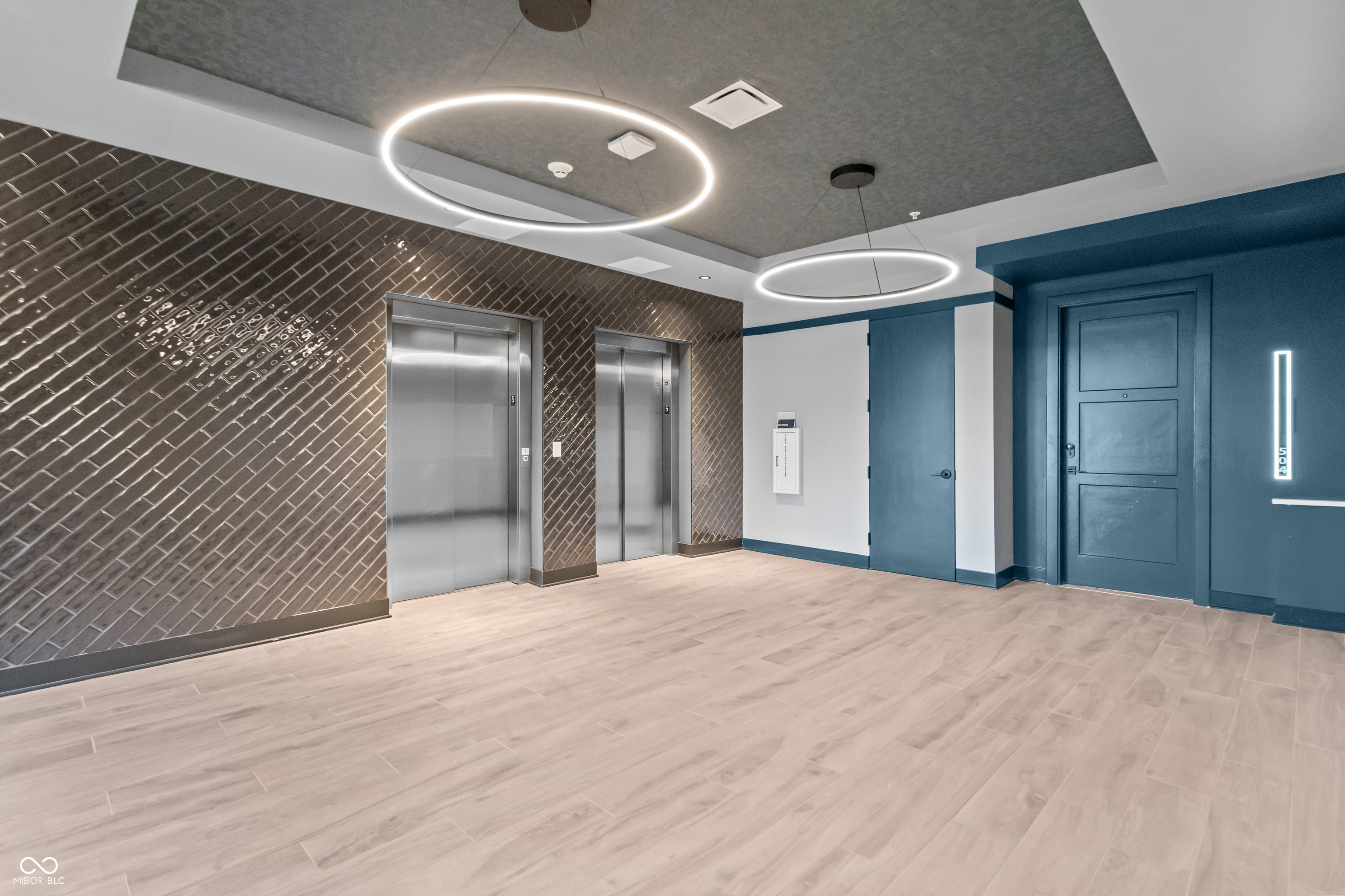 Carmel, Indiana, 46032, United States, 2 Bedrooms Bedrooms, ,3 BathroomsBathrooms,Residential,For Sale,1975043