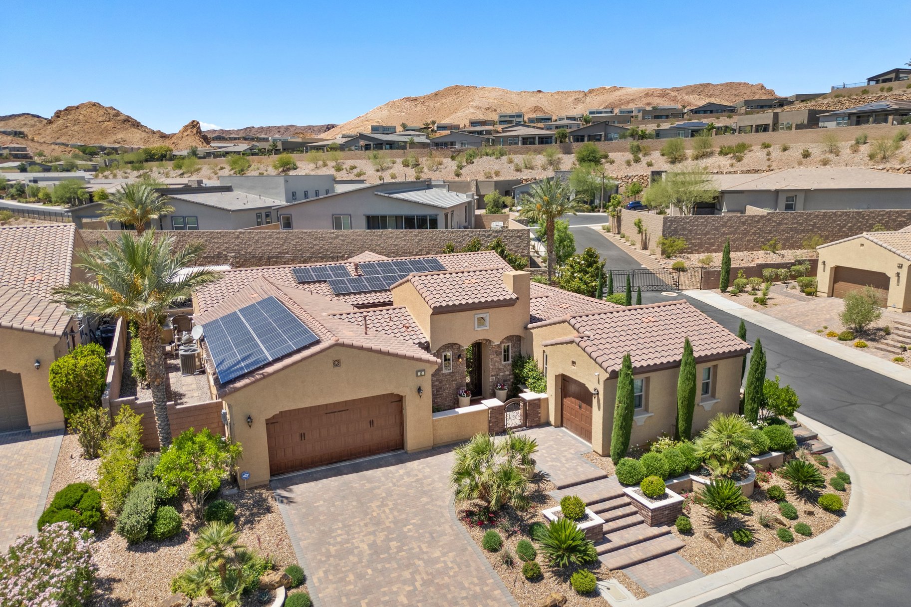  DESIGNER DREAM OASIS IN GATED LAKE LAS VEGAS, FURNISHED TURN-KEY - 物件實景