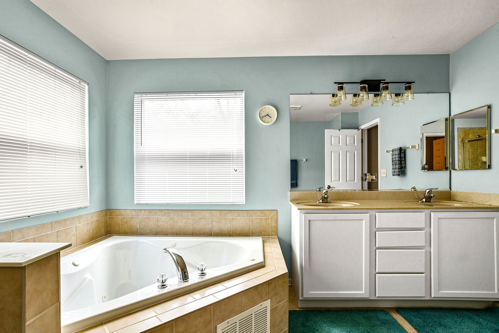 Bartlett, Illinois, 60103, United States, 4 Bedrooms Bedrooms, ,4 BathroomsBathrooms,Residential,For Sale,1950831
