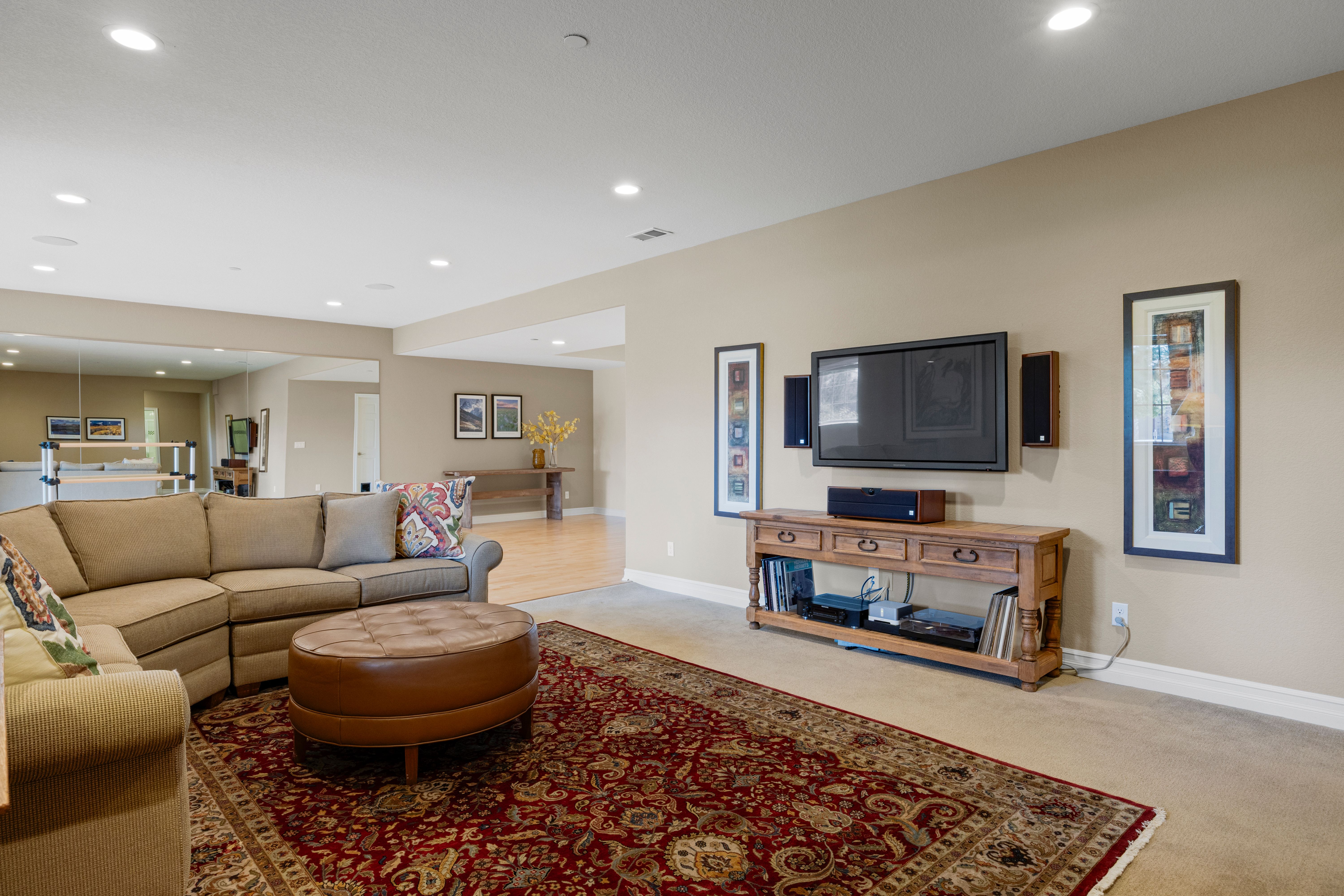  Graciously appointed and impeccably maintained, this patio home - 物件實景