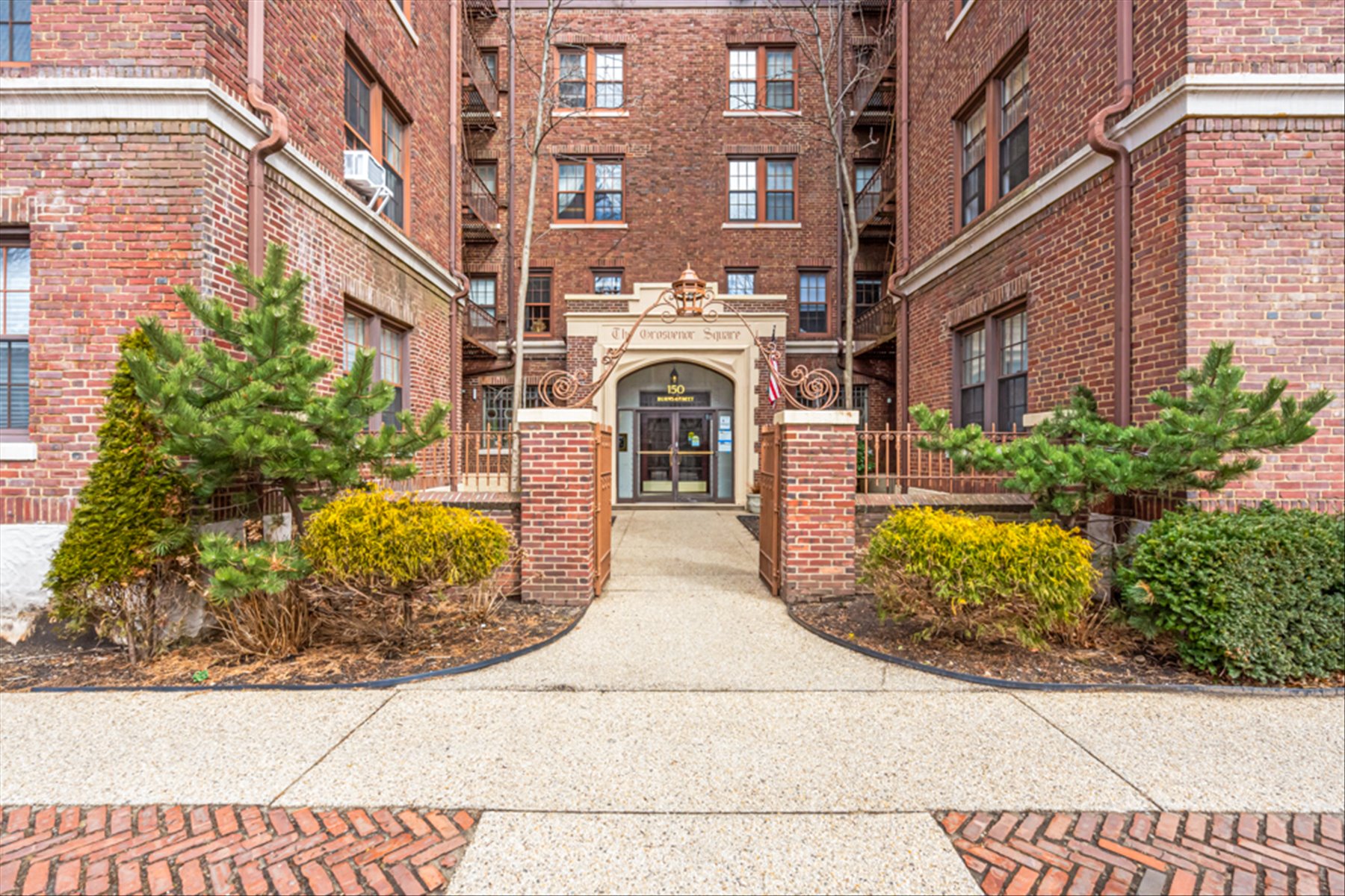  150 Burns Street, Forest Hills, NY, 11375 - 物件實景