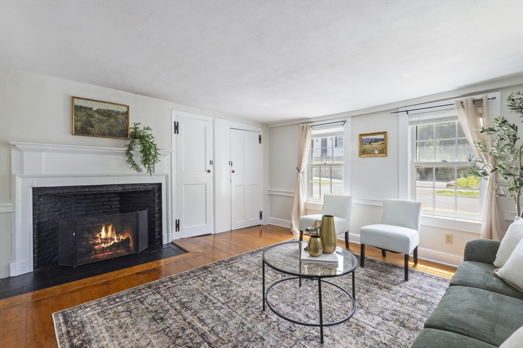 Hingham, Massachusetts, 02043, United States, 4 Bedrooms Bedrooms, ,3 BathroomsBathrooms,Residential,For Sale,1881278