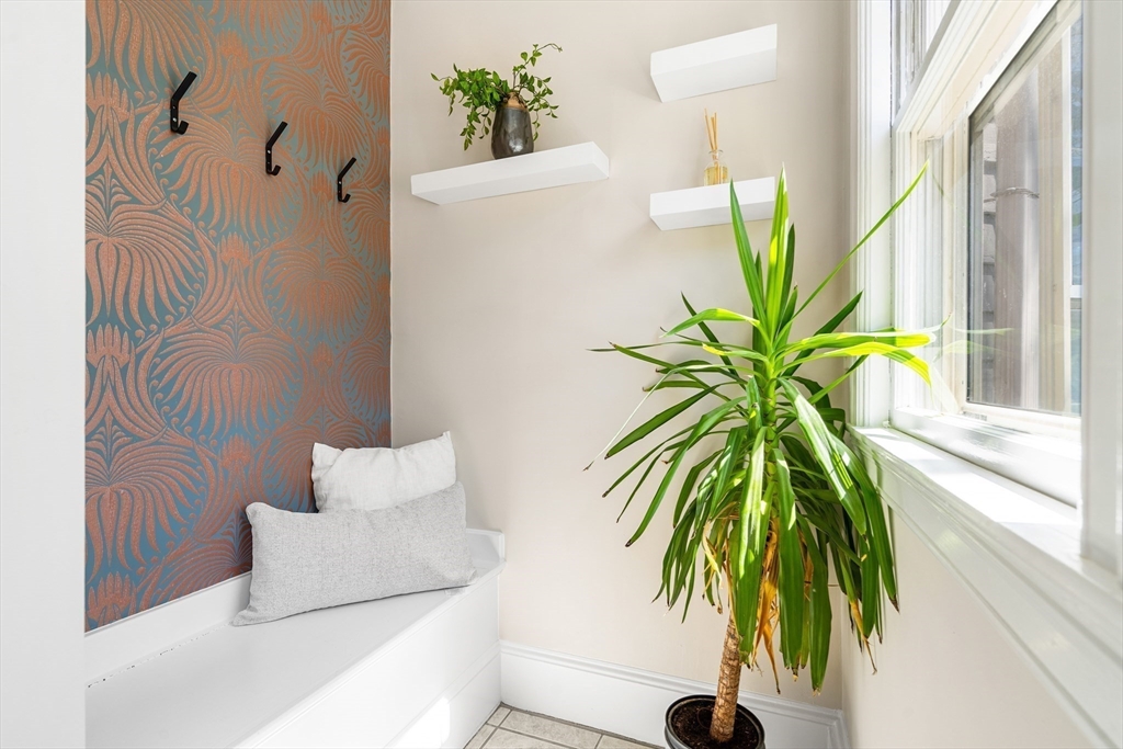 Lexington, Massachusetts, 02421, United States, 4 Bedrooms Bedrooms, ,3 BathroomsBathrooms,Residential,For Sale,1991993