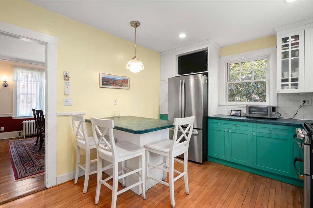 Milton, Massachusetts, 02186, United States, 3 Bedrooms Bedrooms, ,3 BathroomsBathrooms,Residential,For Sale,1941050