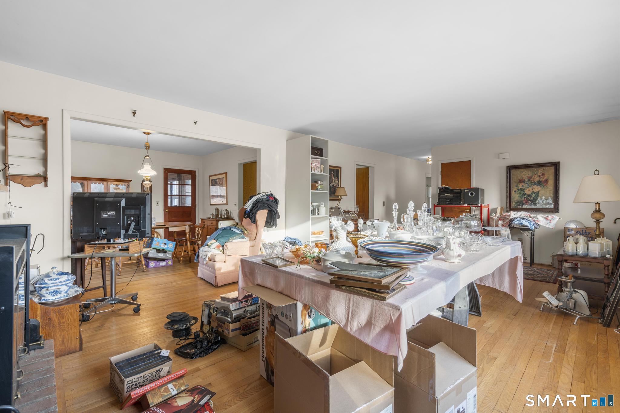 Norwalk, Connecticut, 06851, United States, 3 Bedrooms Bedrooms, ,2 BathroomsBathrooms,Residential,For Sale,2010794