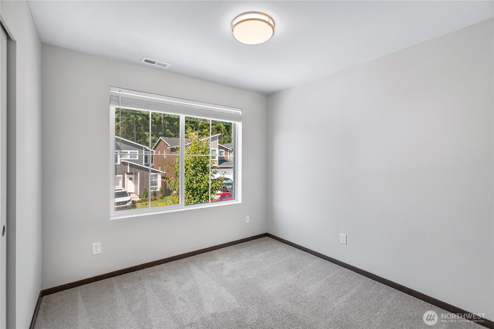 Bremerton, Washington, 98312, United States, 5 Bedrooms Bedrooms, ,2 BathroomsBathrooms,Residential,For Sale,1900860
