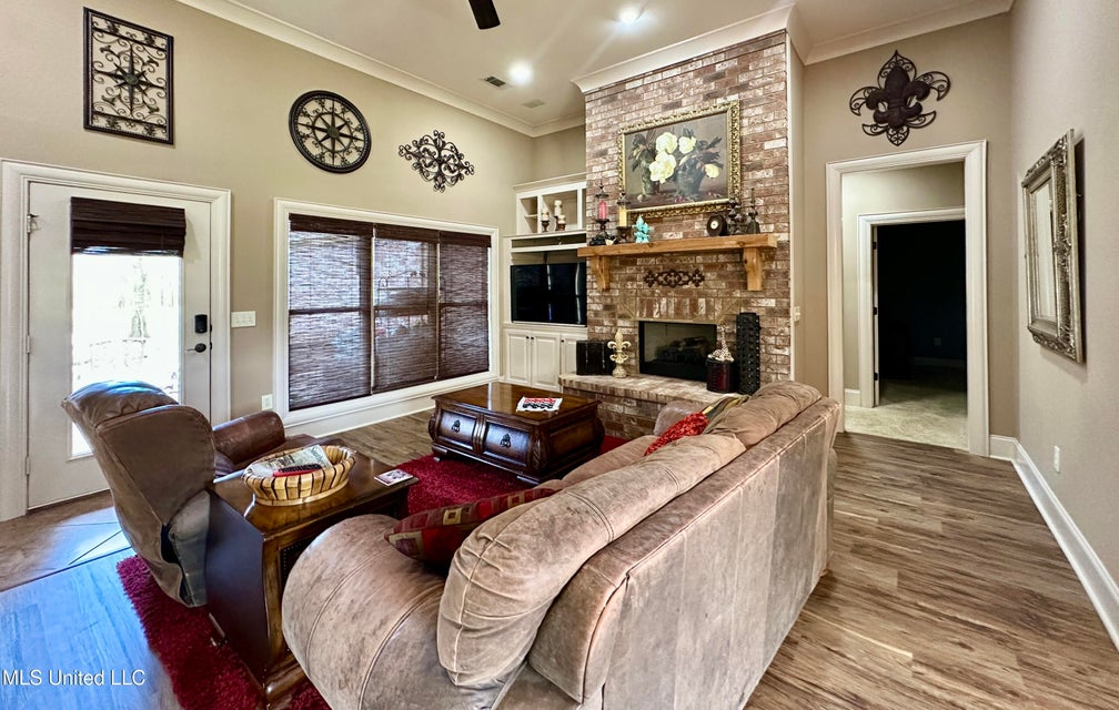 Clinton, Mississippi, 39056, United States, 4 Bedrooms Bedrooms, ,3 BathroomsBathrooms,Residential,For Sale,1998681