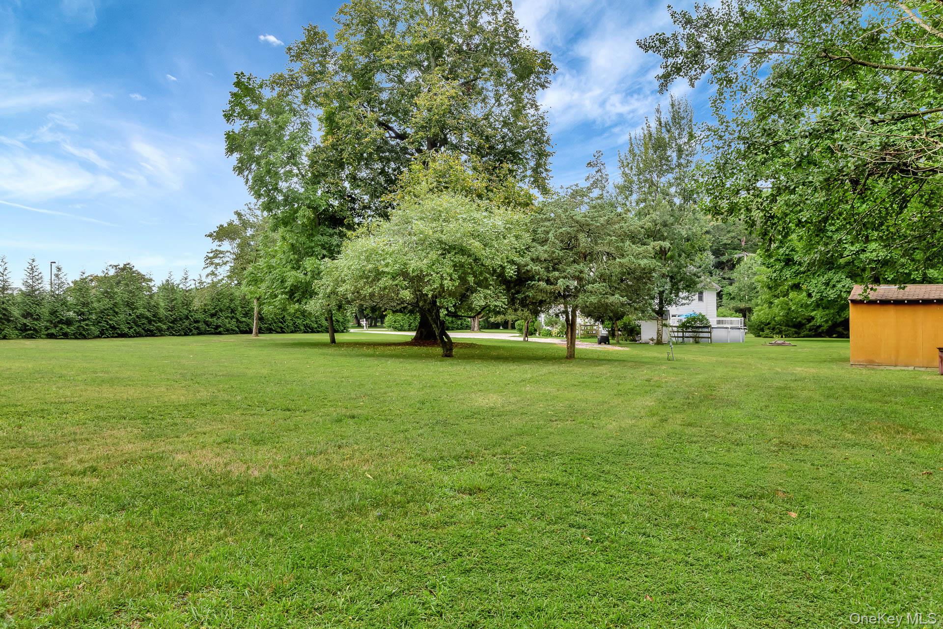Manorville, New York, 11949, United States, 4 Bedrooms Bedrooms, ,2 BathroomsBathrooms,Residential,For Sale,1917125