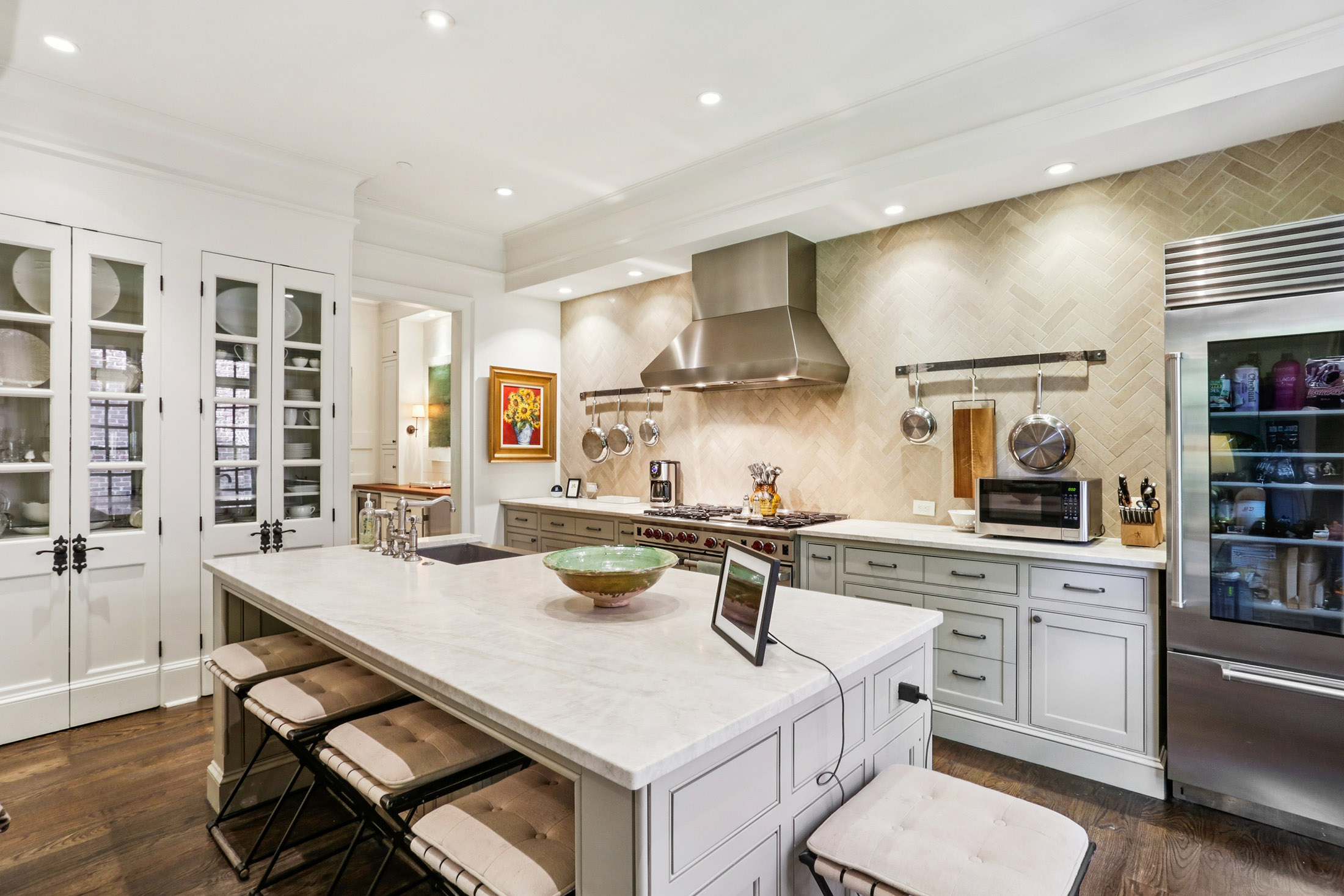  Exceptional Garden Hills Townhome Combines Luxury, Location and Lifestyle - 物件實景