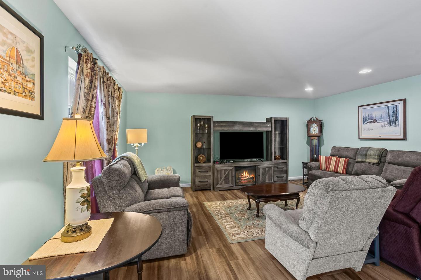 Mechanicsburg, Pennsylvania, 17055, United States, 2 Bedrooms Bedrooms, ,2 BathroomsBathrooms,Residential,For Sale,1993400