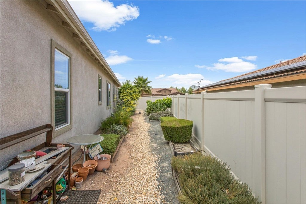 Beaumont, California, 92223, United States, 2 Bedrooms Bedrooms, ,3 BathroomsBathrooms,Residential,For Sale,2048411
