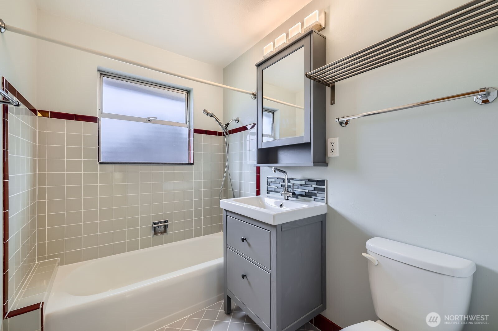 Seattle, Washington, 98125, United States, ,Residential,For Sale,1928074