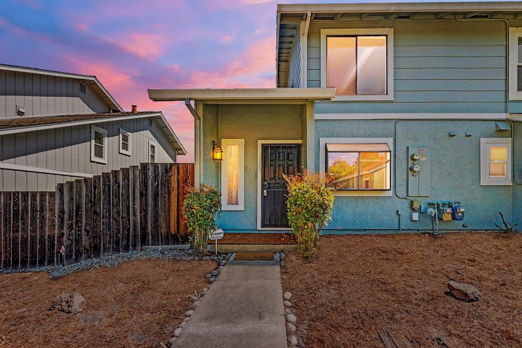 Hayward, California, 94541, United States, 2 Bedrooms Bedrooms, ,2 BathroomsBathrooms,Residential,For Sale,2012744