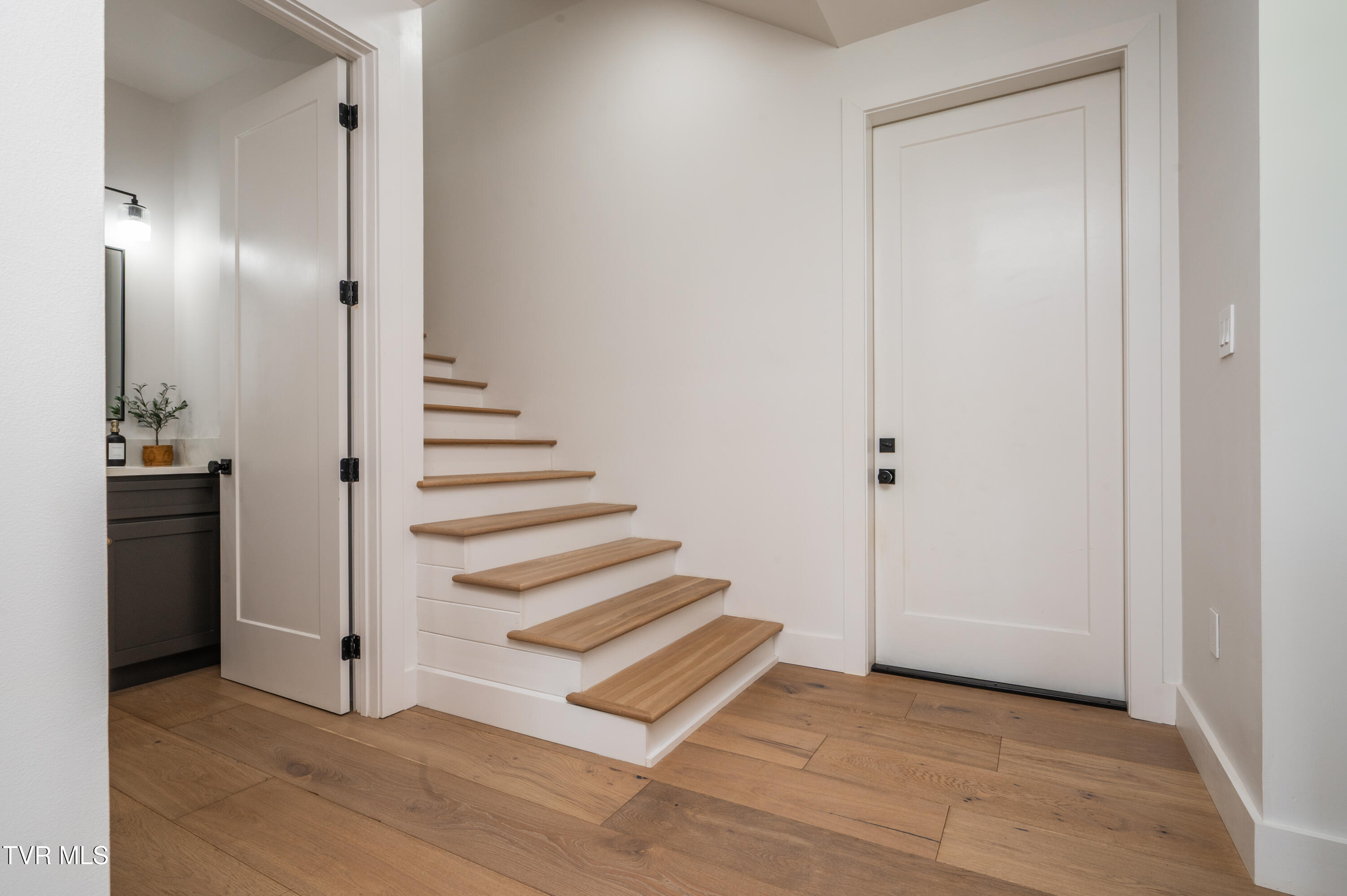 Kingsport, Tennessee, 37664, United States, 4 Bedrooms Bedrooms, ,4 BathroomsBathrooms,Residential,For Sale,1981214