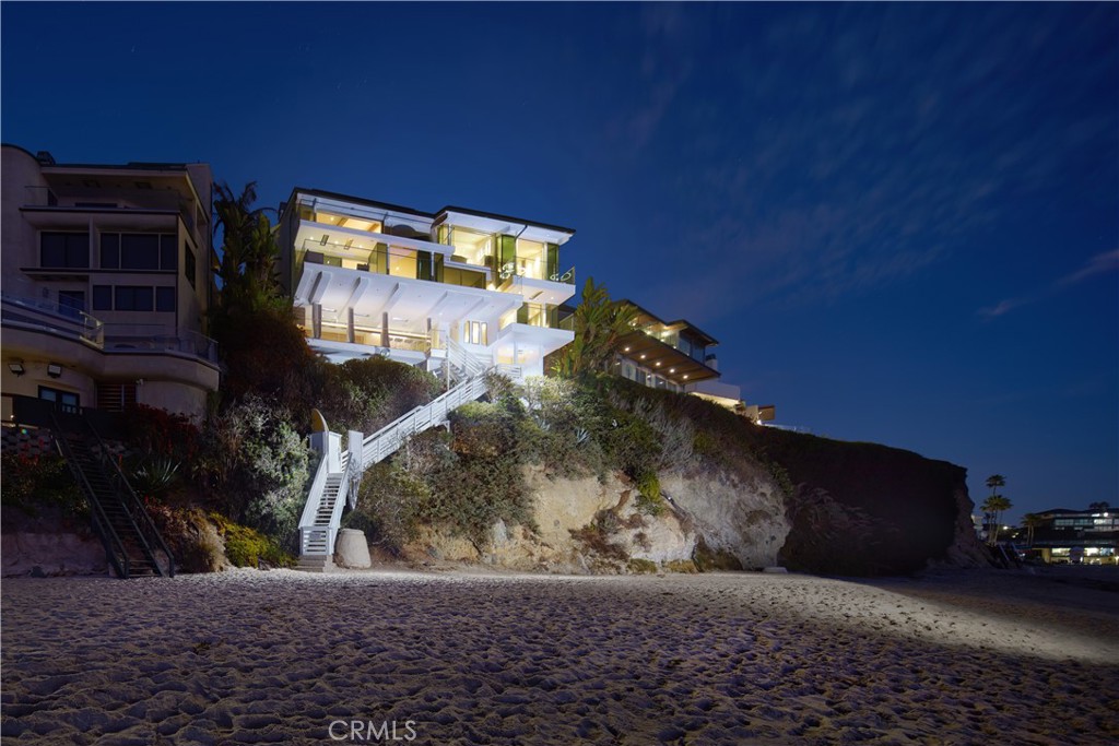 Laguna Beach, California, 92651, United States, 3 Bedrooms Bedrooms, ,4 BathroomsBathrooms,Residential,For Sale,1688637