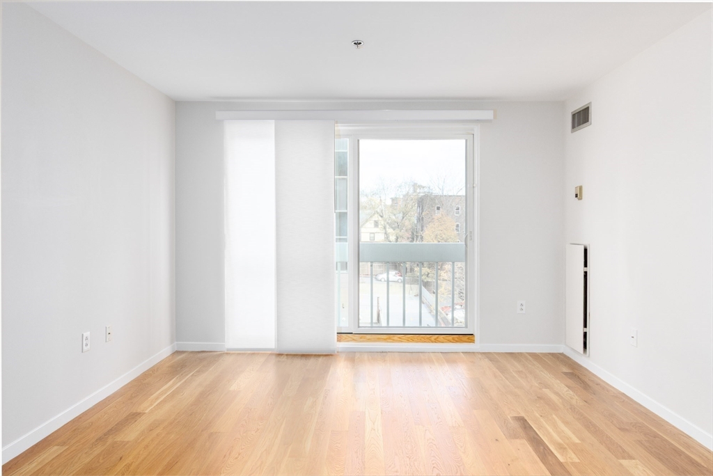 Cambridge, Massachusetts, 02139, United States, 2 Bedrooms Bedrooms, ,2 BathroomsBathrooms,Residential,For Sale,1989905