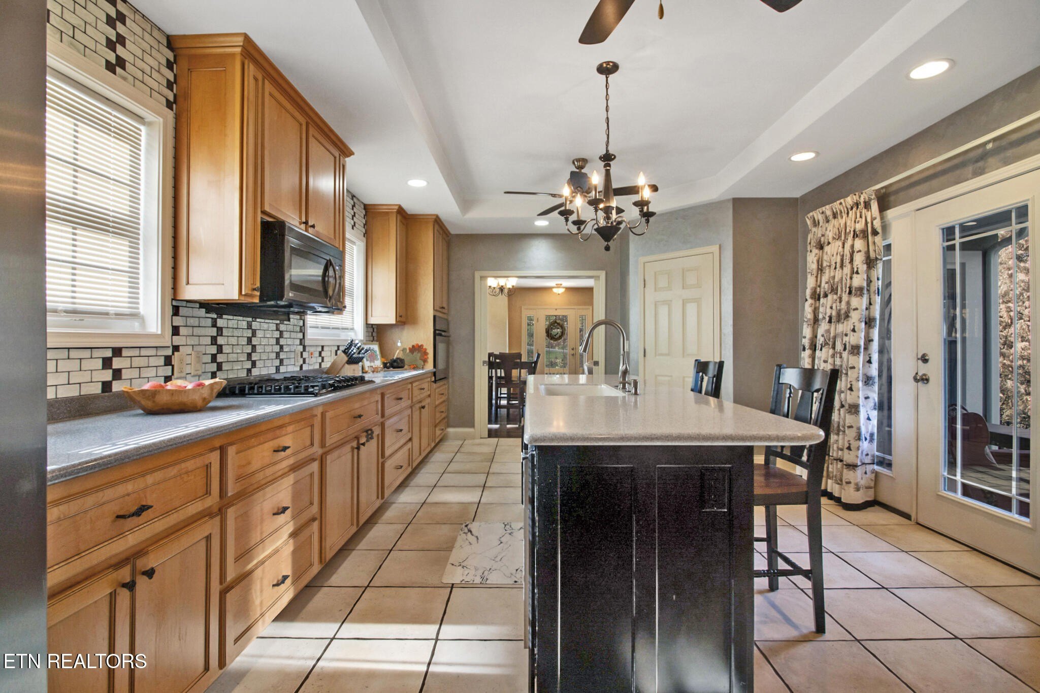 Crossville, Tennessee, 38558, United States, 3 Bedrooms Bedrooms, ,4 BathroomsBathrooms,Residential,For Sale,1930230