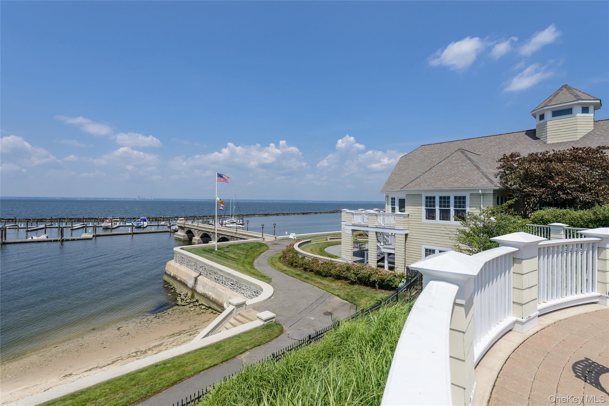  62 Pembroke Drive, Glen Cove, NY, 11542 - 物件實景