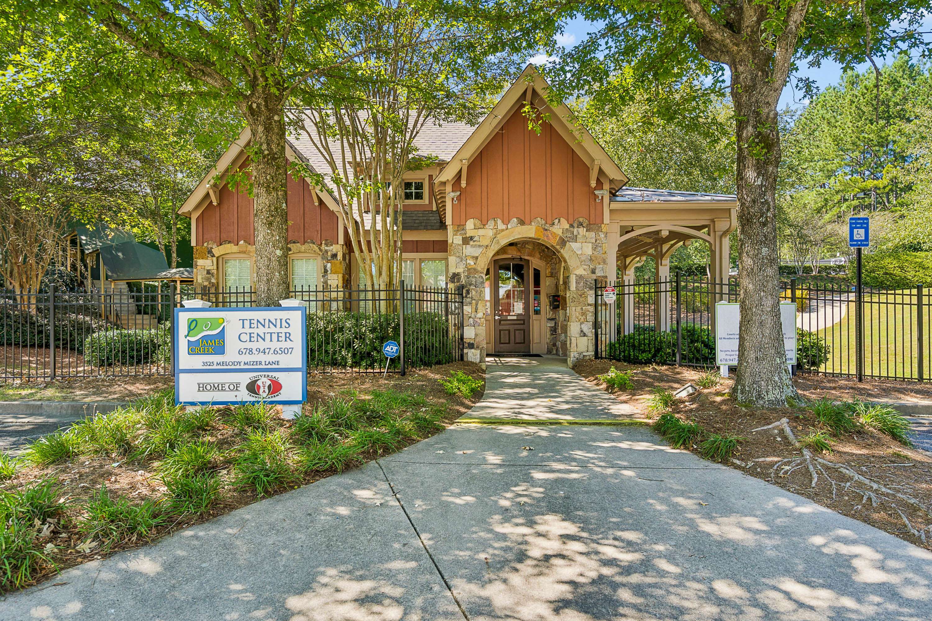  Beautifully Updated Home in Sought-After Swim and Tennis Neighborhood - 物件實景