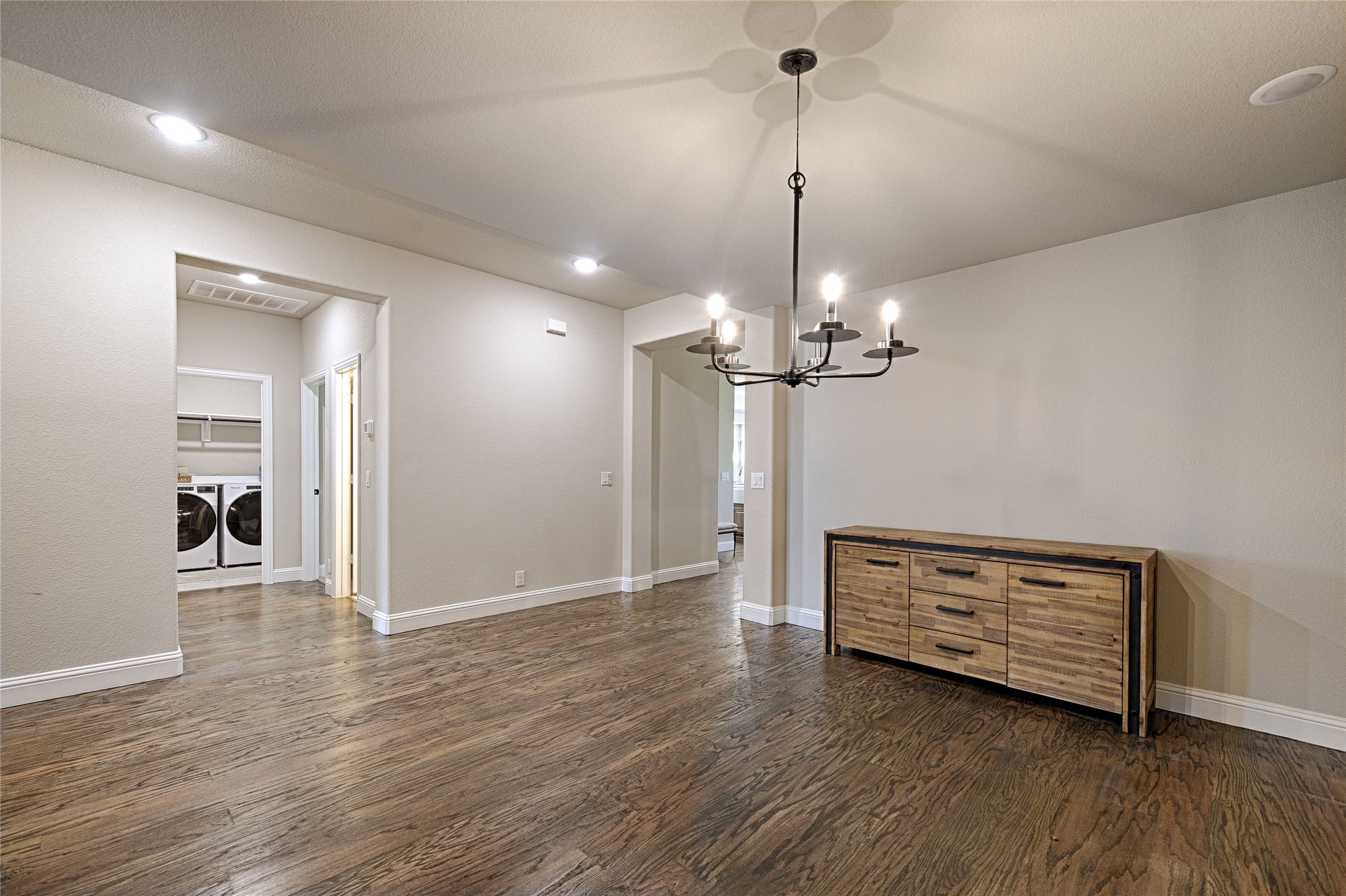 Burleson, Texas, 76028, United States, 4 Bedrooms Bedrooms, ,3 BathroomsBathrooms,Residential,For Sale,1954852