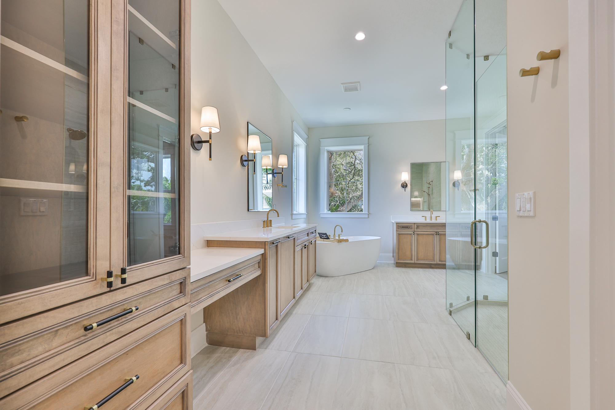 Tampa, Florida, 33629, United States, 5 Bedrooms Bedrooms, ,6 BathroomsBathrooms,Residential,For Sale,1974483