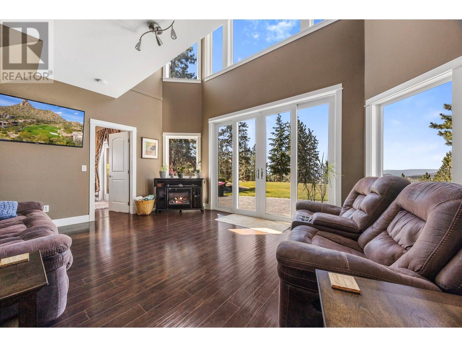KELOWNA, British Columbia, V1X 7V3, CA, 4 Bedrooms Bedrooms, ,2 BathroomsBathrooms,Residential,For Sale,1948769
