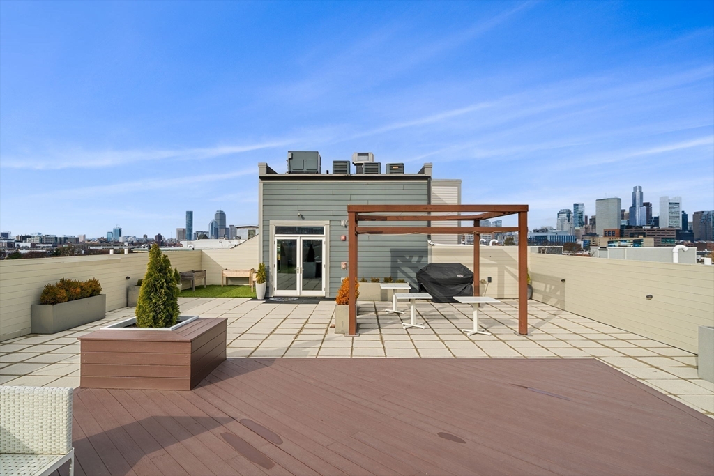 Boston, Massachusetts, 02127, United States, 2 Bedrooms Bedrooms, ,2 BathroomsBathrooms,Residential,For Sale,1999674