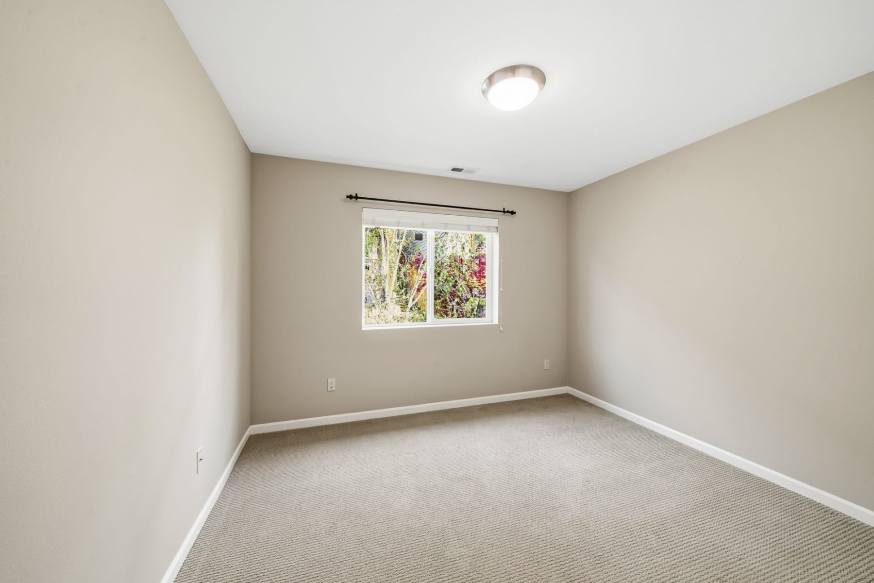  9445 NW HARVEST HILL DR Portland, OR 97229 - 物件實景