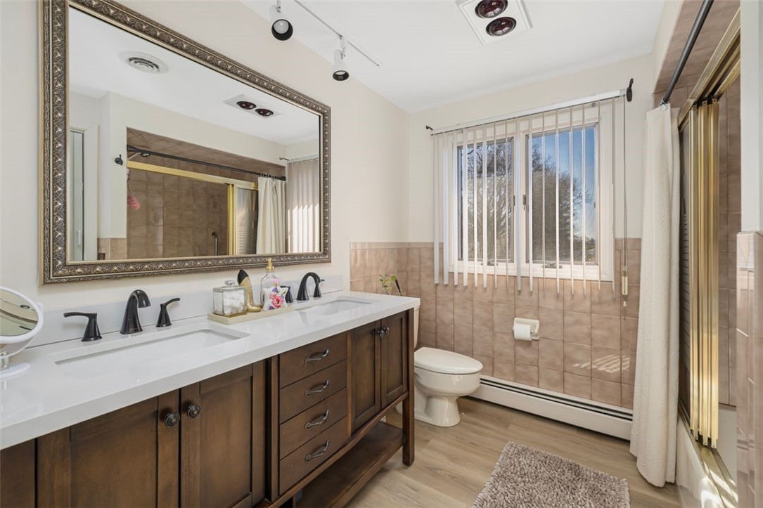 North Providence, Rhode Island, 02904, United States, 3 Bedrooms Bedrooms, ,4 BathroomsBathrooms,Residential,For Sale,1988157