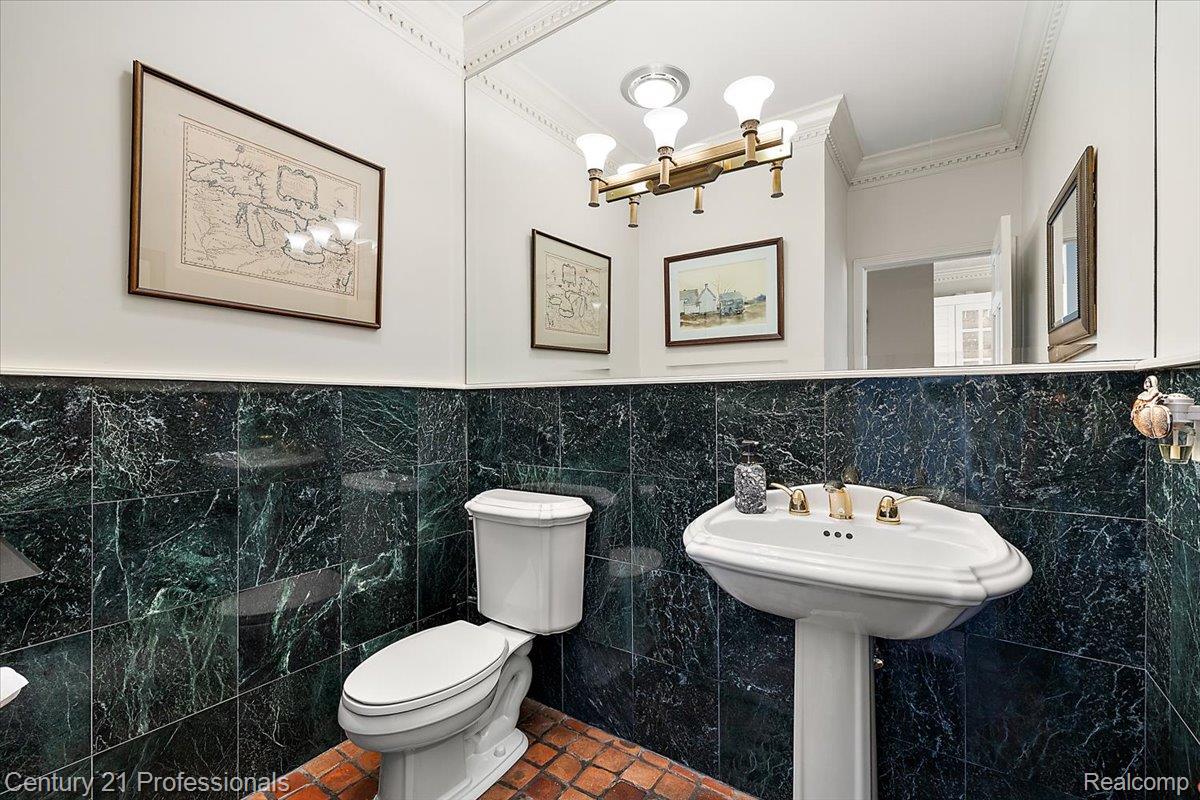 Clarkston, Michigan, 48348, United States, 3 Bedrooms Bedrooms, ,4 BathroomsBathrooms,Residential,For Sale,2036106